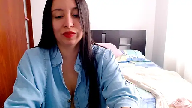 emely sexx20 online show from 1, 1, 2025
