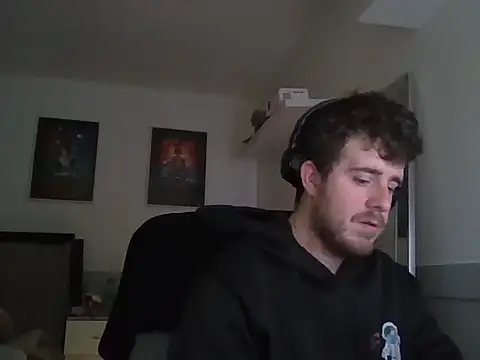 Snapshot of maxy49 chatting on 15, 12, 2025 maxy49 online show from 15, 12, 2025