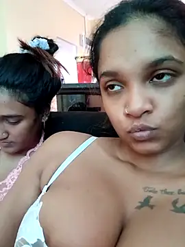 Snapshot of Indianqueen03 chatting on 5, 10, 2025 Indianqueen03 online show from 5, 10, 2025