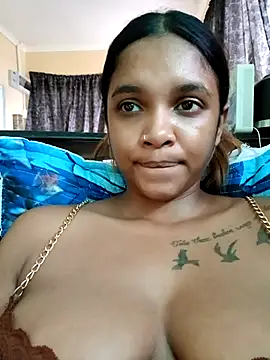 Snapshot of Indianqueen03 chatting on 11, 10, 2025 Indianqueen03 online show from 11, 10, 2025