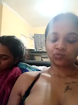 Snapshot of Indianqueen03 chatting on 17, 10, 2025 Indianqueen03 online show from 17, 10, 2025