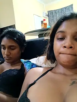 Snapshot of Indianqueen03 chatting on 26, 10, 2025 Indianqueen03 online show from 26, 10, 2025