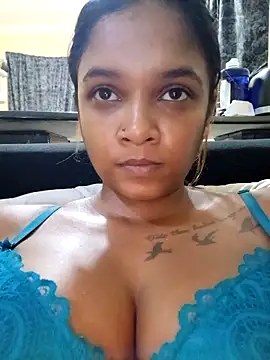 Snapshot of Indianqueen03 chatting on 13, 11, 2025 Indianqueen03 online show from 13, 11, 2025