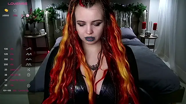 Miss Maya Mils online show from 29, 12, 2024