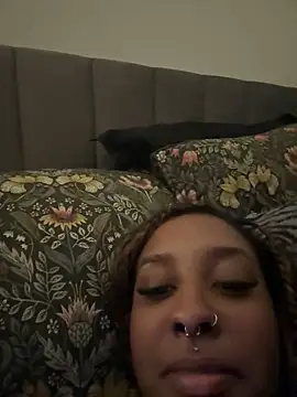 Snapshot of Your_Paris chatting on 14, 10, 2025 Your Paris online show from 14, 10, 2025