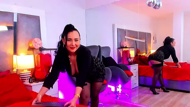 Evangeline Taylorr online show from 28, 2, 2025