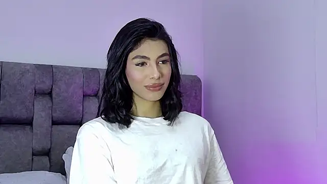 IsabelleFoxx  online show from 6, 12, 2024