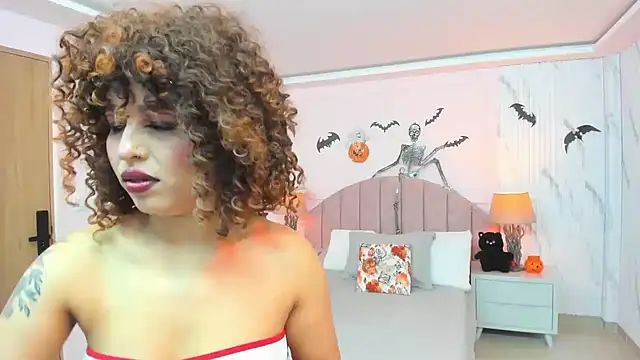 Snapshot of MadelaineJones chatting on 27, 10, 2025 MadelaineJones online show from 27, 10, 2025