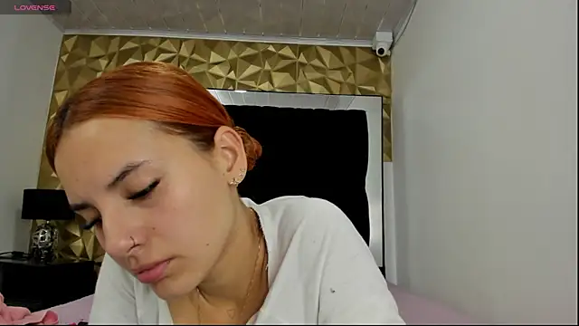 Snapshot of maee_angels chatting on 20, 12, 2024 maee angels online show from 20, 12, 2024