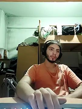 Snapshot of kleineid77 chatting on 28, 10, 2025 kleineid77 online show from 28, 10, 2025