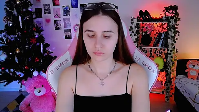 AliceCharmy online show from 13, 12, 2024