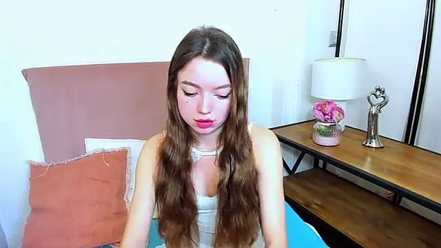 GraceLips online show from 4, 3, 2025