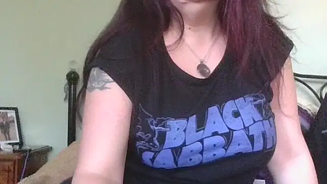 Snapshot of MissKisu chatting on 17, 11, 2025 MissKisu online show from 17, 11, 2025