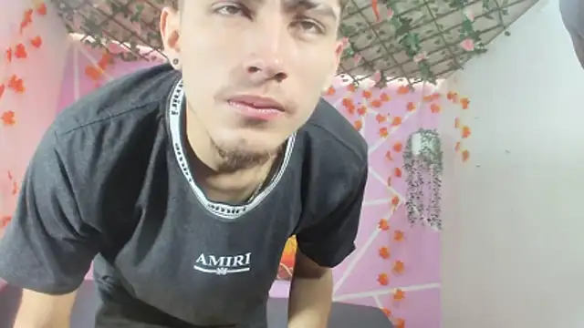 Snapshot of oliverhot2005 chatting on 29, 10, 2025 oliverhot2005 online show from 29, 10, 2025