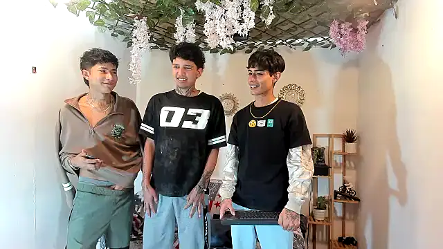 Snapshot of oliverhot2005 chatting on 9, 11, 2025 oliverhot2005 online show from 9, 11, 2025