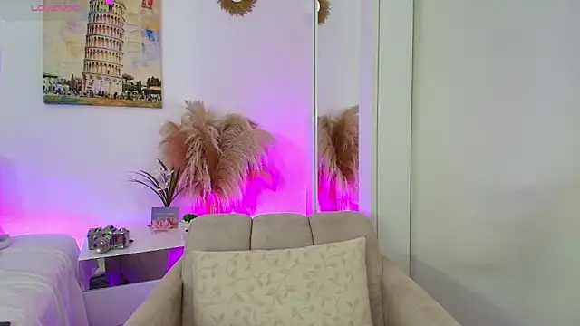 Ashleyjenner  online show from 10, 11, 2025