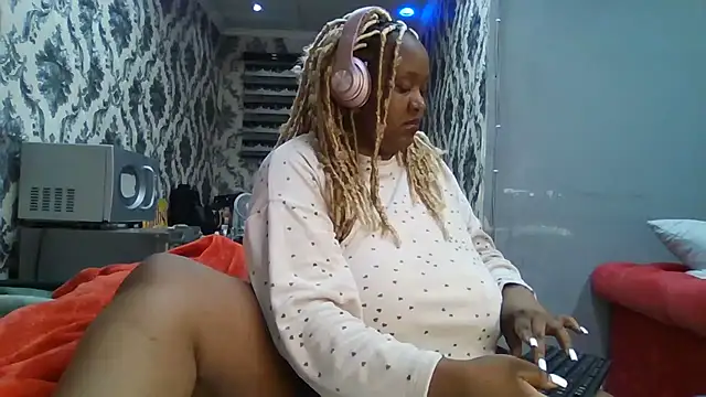 Snapshot of SexyRider8 chatting on 25, 11, 2025 SexyRider8 online show from 25, 11, 2025