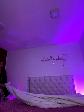 alee lenoxx online show from 17, 12, 2025