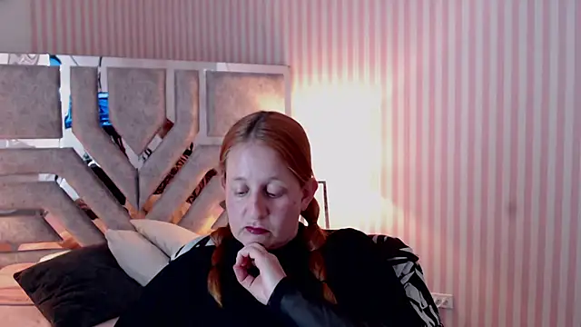 ViioletaMora online show from 25, 1, 2025