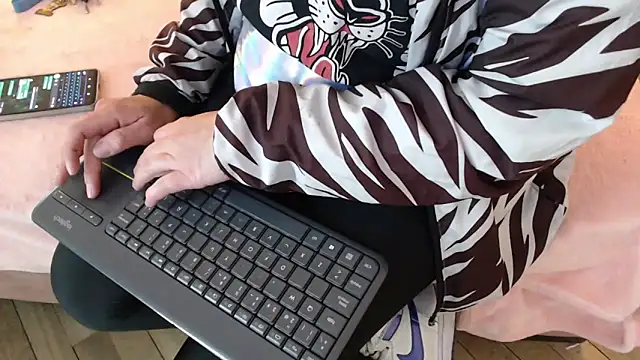 ViioletaMora online show from 27, 1, 2025