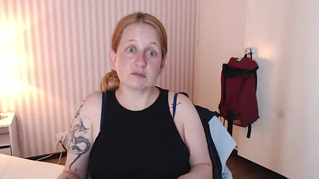 ViioletaMora online show from 3, 2, 2025