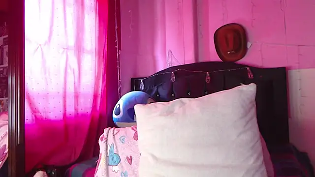 NikkiRous  online show from 2, 2, 2026