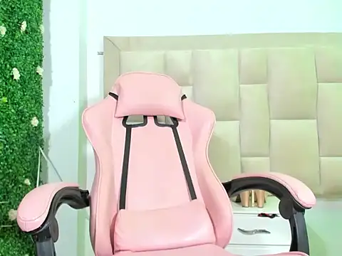 Snapshot of Milk_anastasia chatting on 14, 12, 2024 Milk anastasia online show from 14, 12, 2024