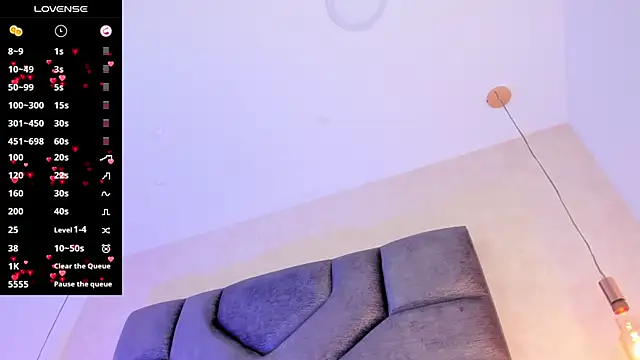 Snapshot of AilishBenson chatting on 17, 10, 2025 AilishBenson online show from 17, 10, 2025