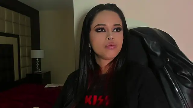 EvaaFoxxy1 online show from 8, 1, 2025