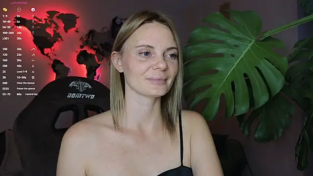 Snapshot of Sam_Klaus chatting on 8, 10, 2025 Sam Klaus online show from 8, 10, 2025