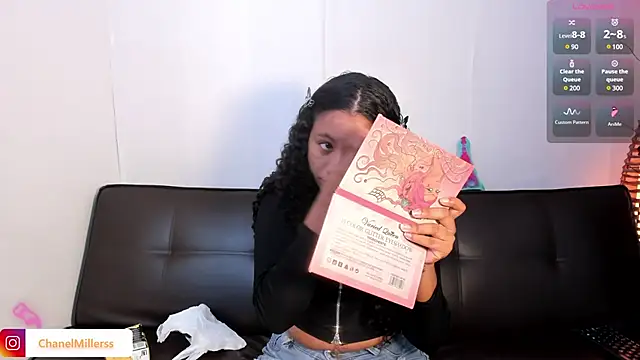 ChanelMillers  online show from 31, 1, 2025