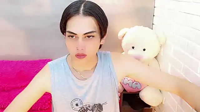 Daniela Pink  online show from 28, 10, 2025