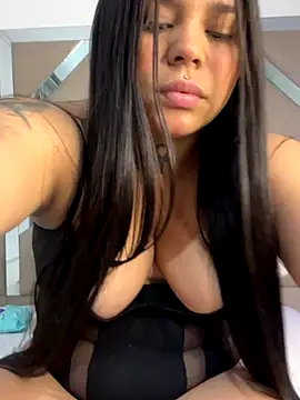 Snapshot of Bianca__69 chatting on 13, 11, 2025 Bianca 69 online show from 13, 11, 2025