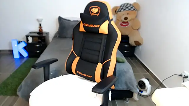 Snapshot of KRISTAL__JACKSON chatting on 25, 10, 2025 KRISTAL JACKSON online show from 25, 10, 2025