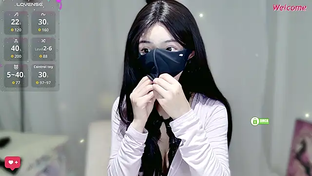 Snapshot of Duduludululu chatting on 8, 10, 2025 Duduludululu online show from 8, 10, 2025