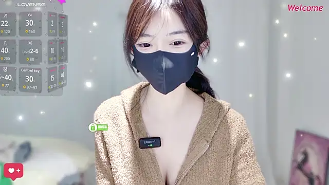 Snapshot of Duduludululu chatting on 18, 10, 2025 Duduludululu online show from 18, 10, 2025