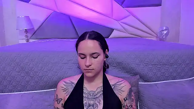 AnnyThompson  online show from 15, 1, 2025