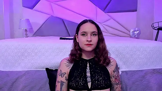 AnnyThompson  online show from 24, 1, 2025