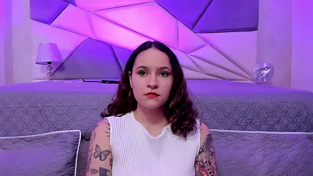 AnnyThompson  online show from 8, 2, 2025