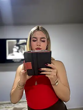 Snapshot of Jules_Anderson chatting on 19, 10, 2025 Jules Anderson online show from 19, 10, 2025