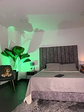 Snapshot of milaivanova chatting on 5, 11, 2025 milaivanova online show from 5, 11, 2025