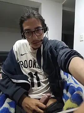 dirtytw0230 online show from 18, 3, 2026