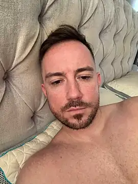 bobbylee2023 online show from 6, 10, 2025