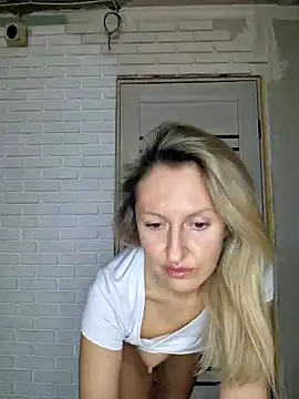 Miss    Mia  online show from 4, 1, 2025