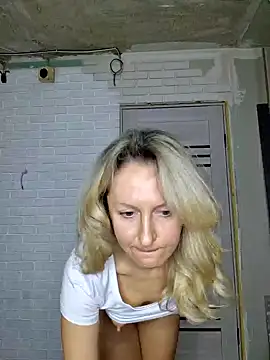 Miss    Mia  online show from 7, 1, 2025