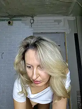 Miss    Mia  online show from 7, 1, 2025