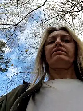 Miss    Mia  online show from 22, 11, 2025