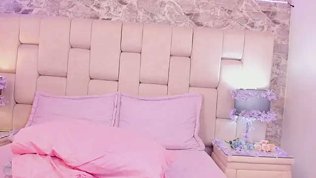 ZendayaGrey online show from 2, 2, 2025