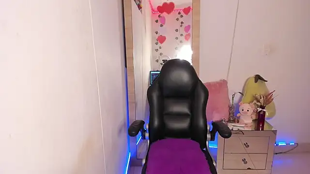 hellensexy online show from 20, 2, 2025