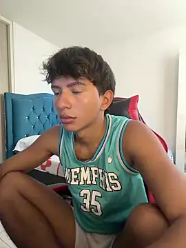 Snapshot of Leonarrrd_01 chatting on 9, 2, 2026 Leonarrrd 01 online show from 9, 2, 2026